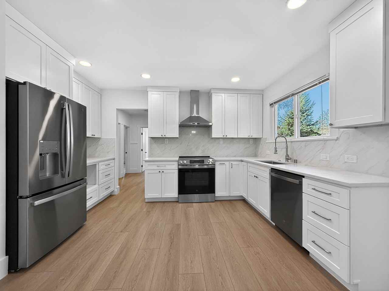 13337 30th Ave Ne #AB - Photo 3 of 35