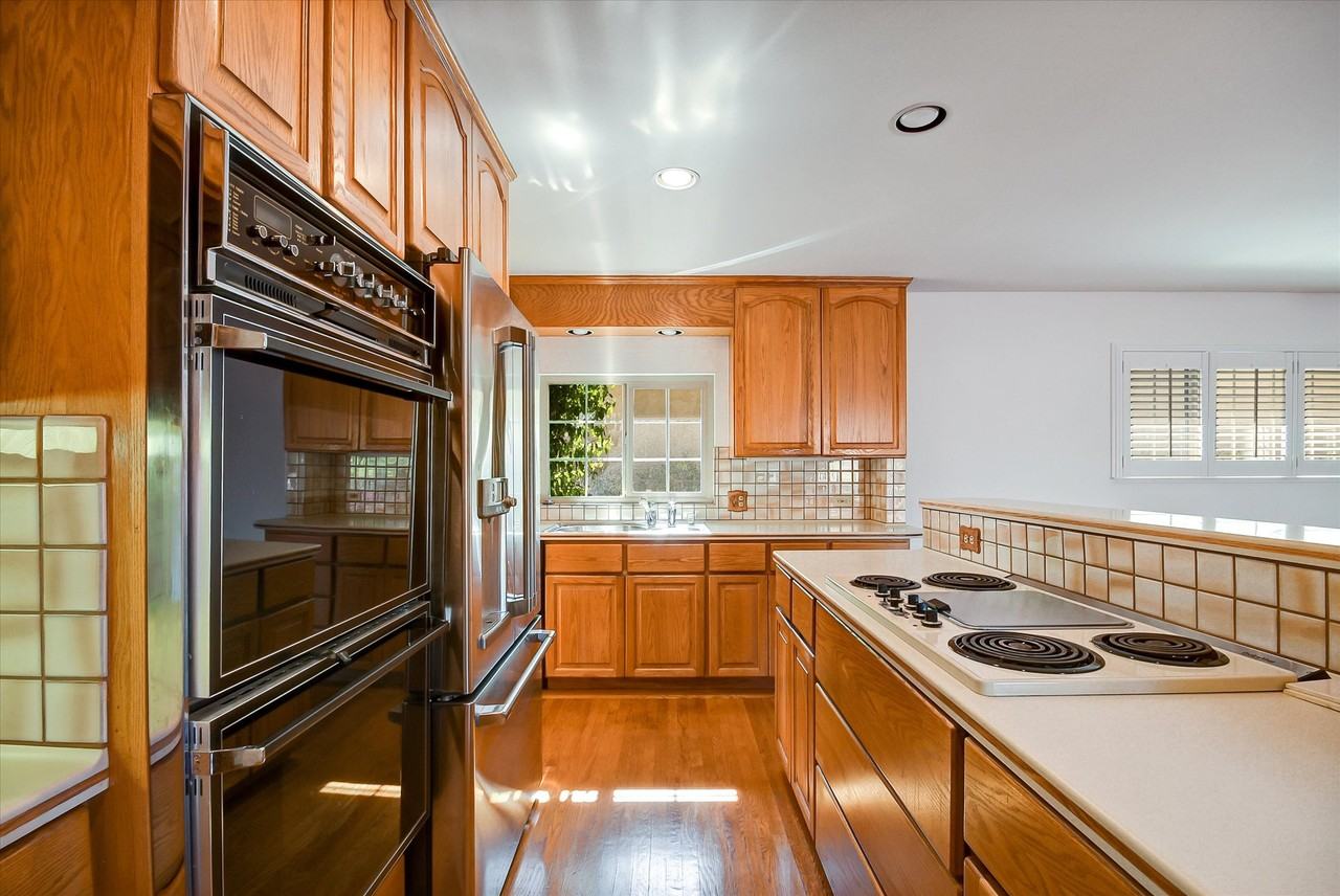 1516 Whipple Ave #1 - Photo 4 of 10