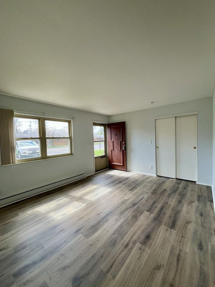 767 N Macomb St #767 - Photo 2 of 16