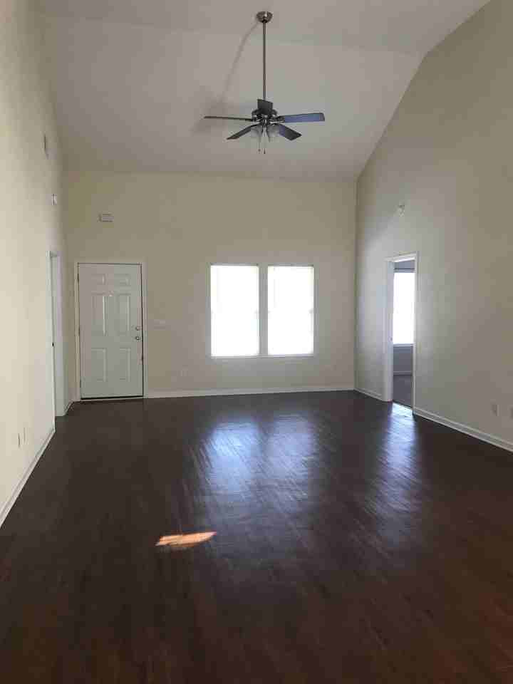 2612 Northfield Rd #1 - Photo 3 of 11