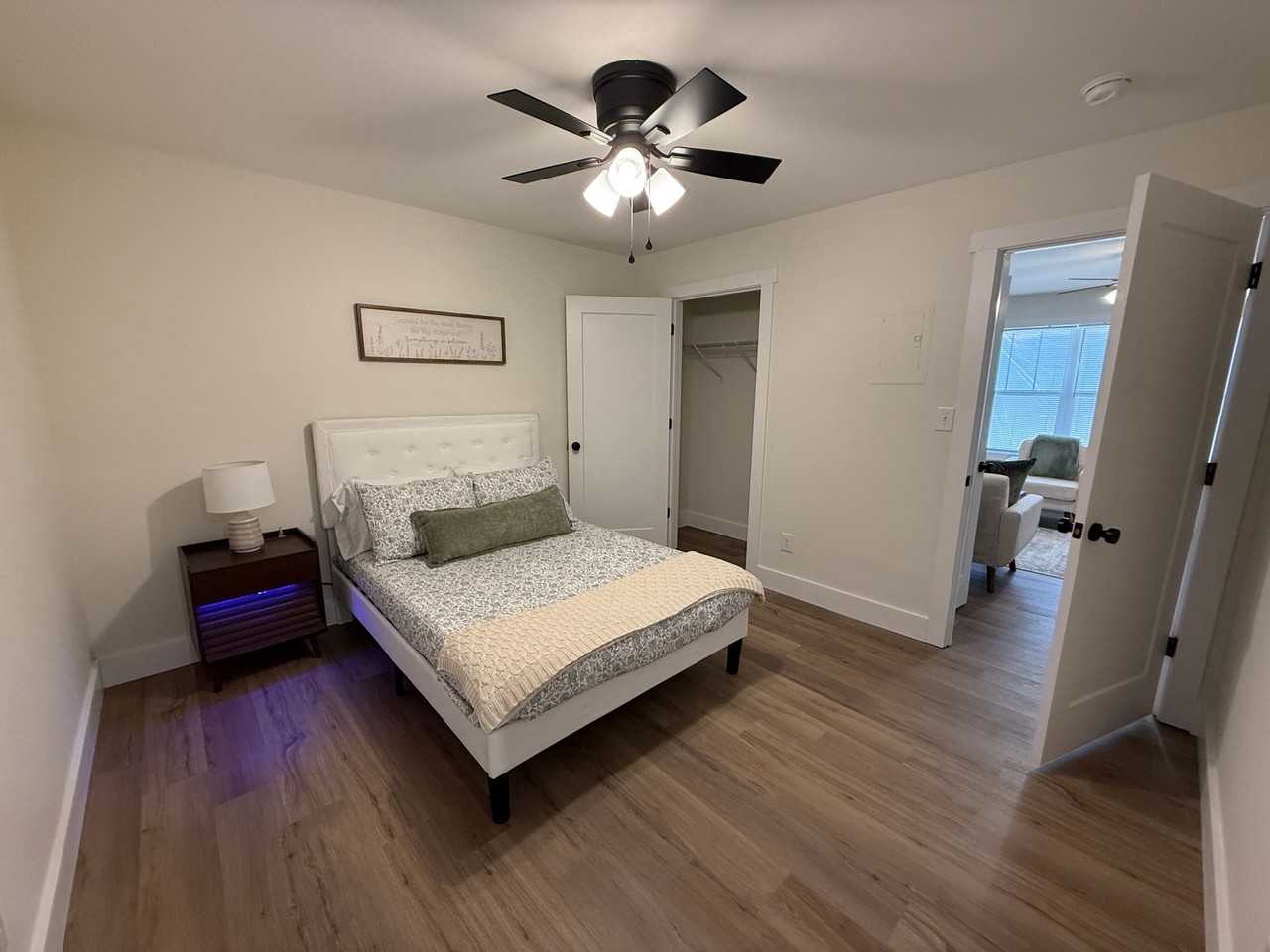 1020 College - Photo 6 of 11