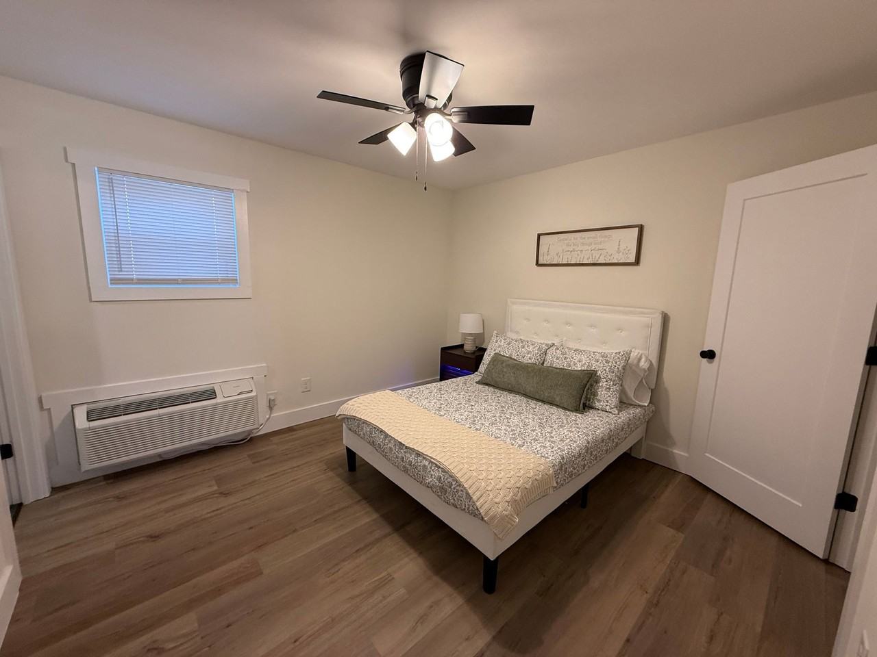 1020 College - Photo 7 of 11