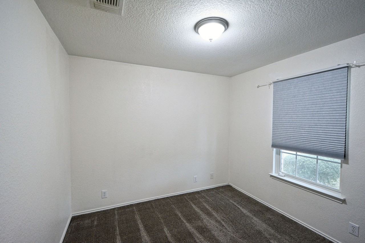 419 Aaron Ln #1 - Photo 4 of 48