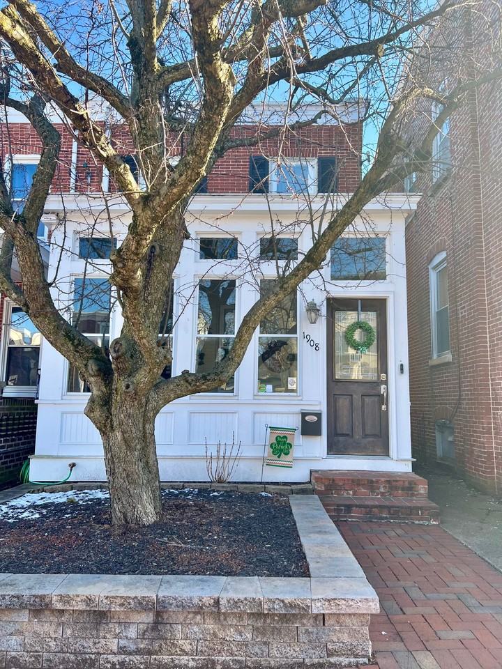 1908 N Lincoln St #1 - Photo 2 of 24