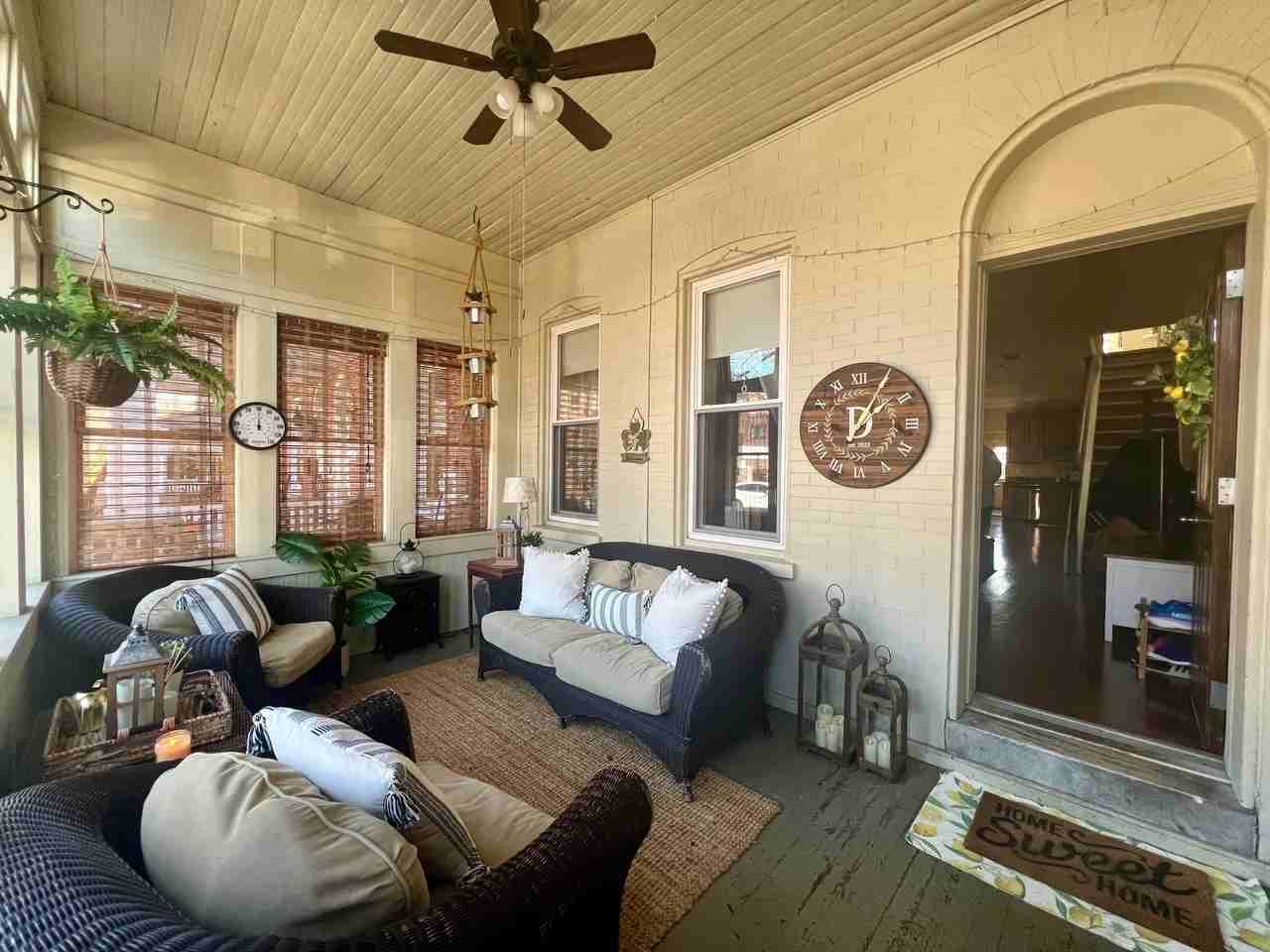 1908 N Lincoln St #1 - Photo 4 of 24