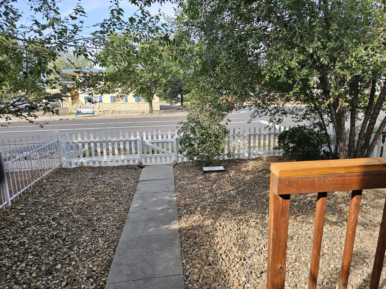 906 W Colorado Ave #1 - Photo 4 of 28