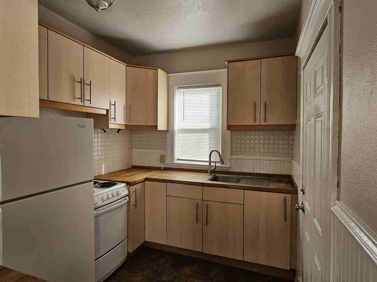 906 W Colorado Ave #1 - Photo 7 of 28