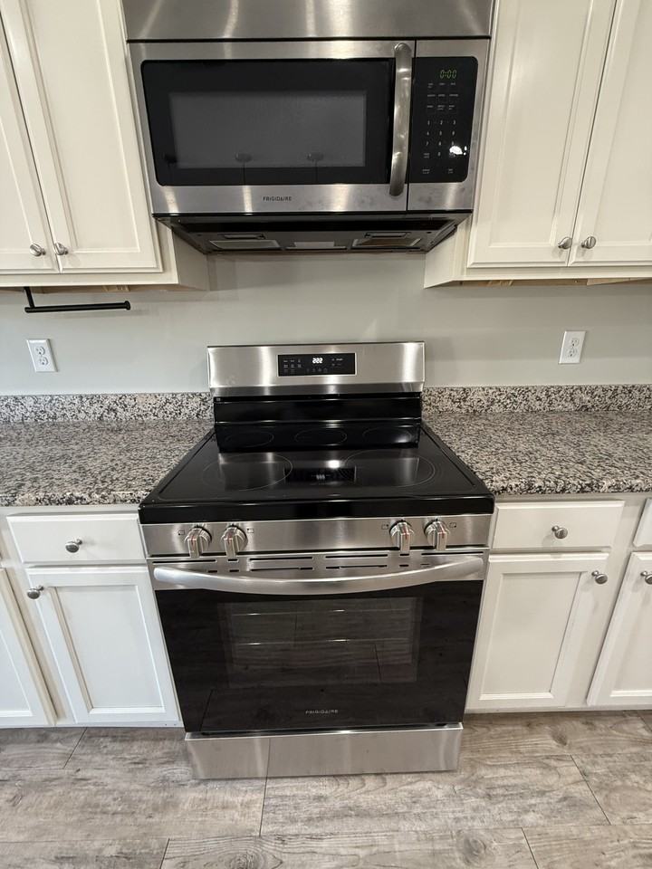 462 Quinta St - Photo 6 of 39