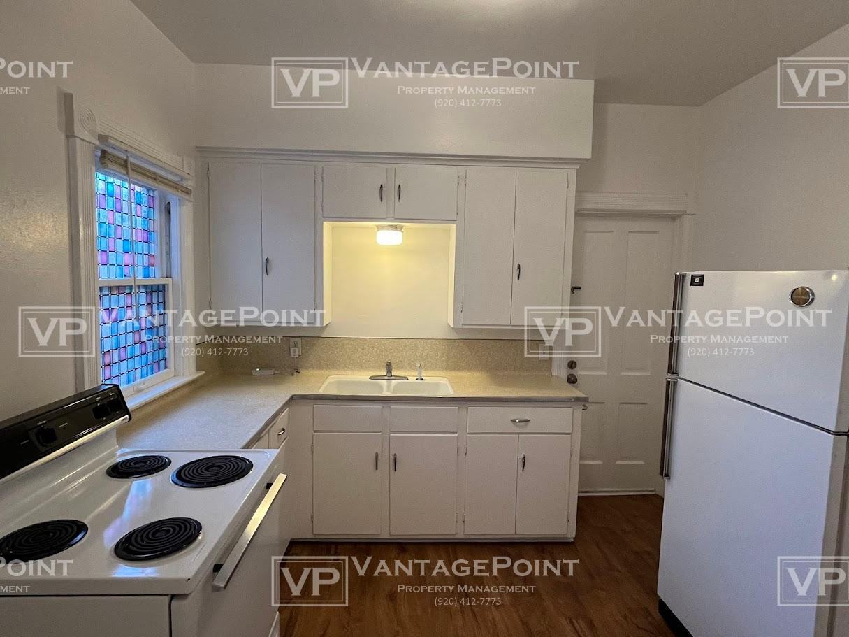 857 Jackson St #B - Photo 4 of 16