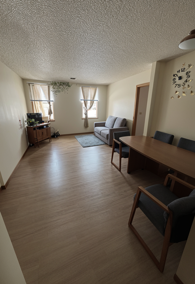 535 Flats - 4535 N. Minden Ave #4 - Photo 3 of 10