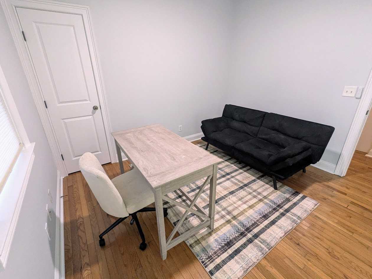 305A E Henry St #1 - Photo 5 of 10