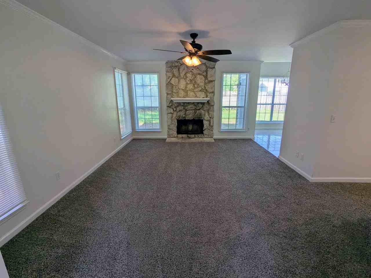 104 Kings Ct #1 - Photo 3 of 7