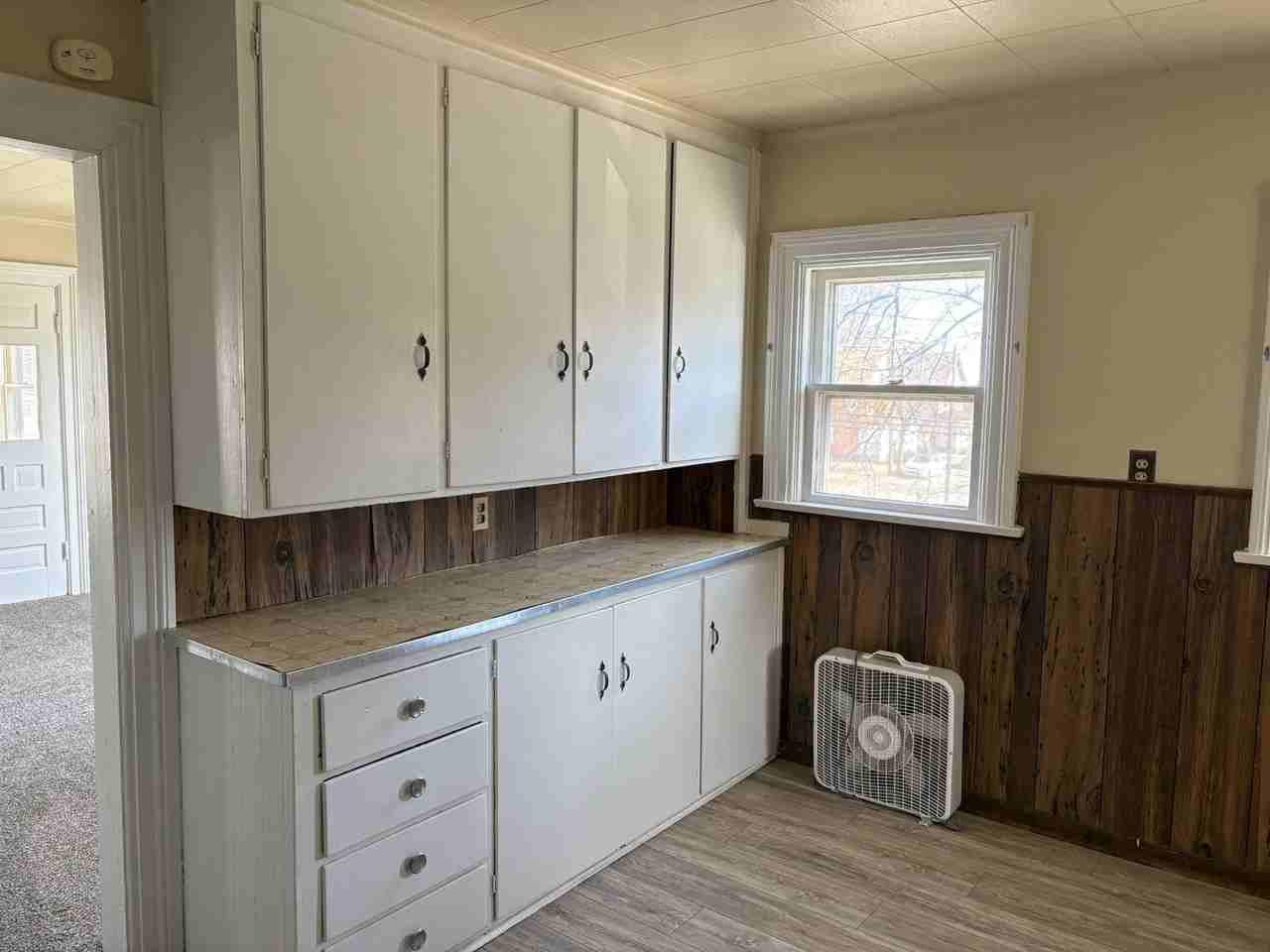 701 W 4th St #2 - Photo 2 of 8