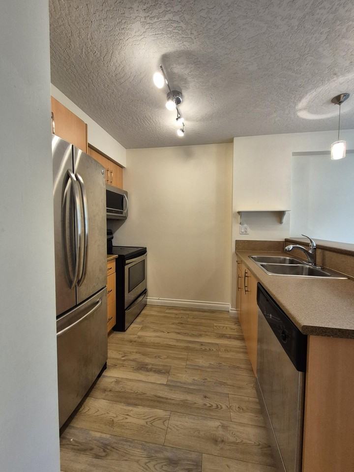 1919 Maple Ave S #107 - Photo 4 of 18