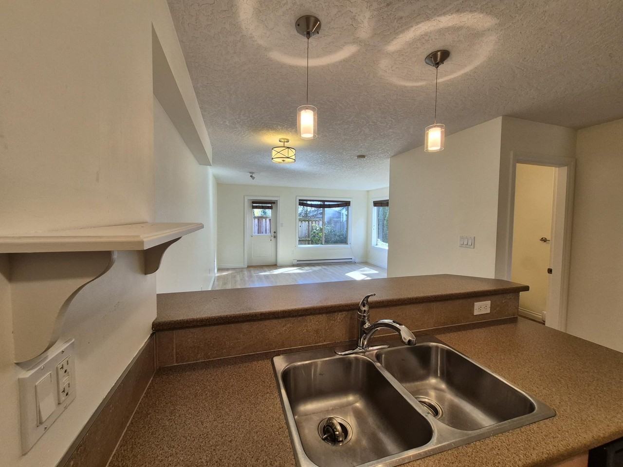 1919 Maple Ave S #107 - Photo 5 of 18