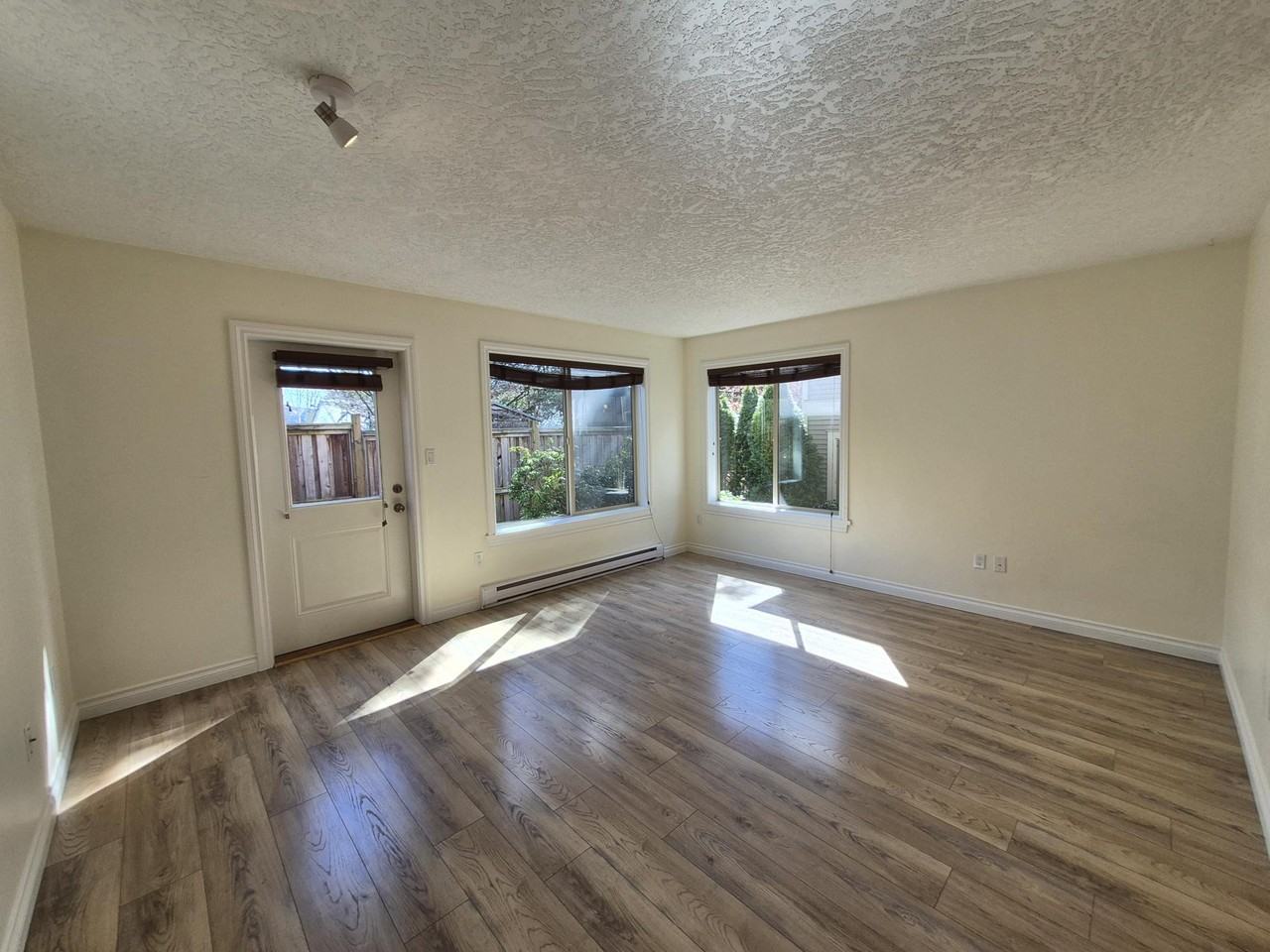 1919 Maple Ave S #107 - Photo 6 of 18