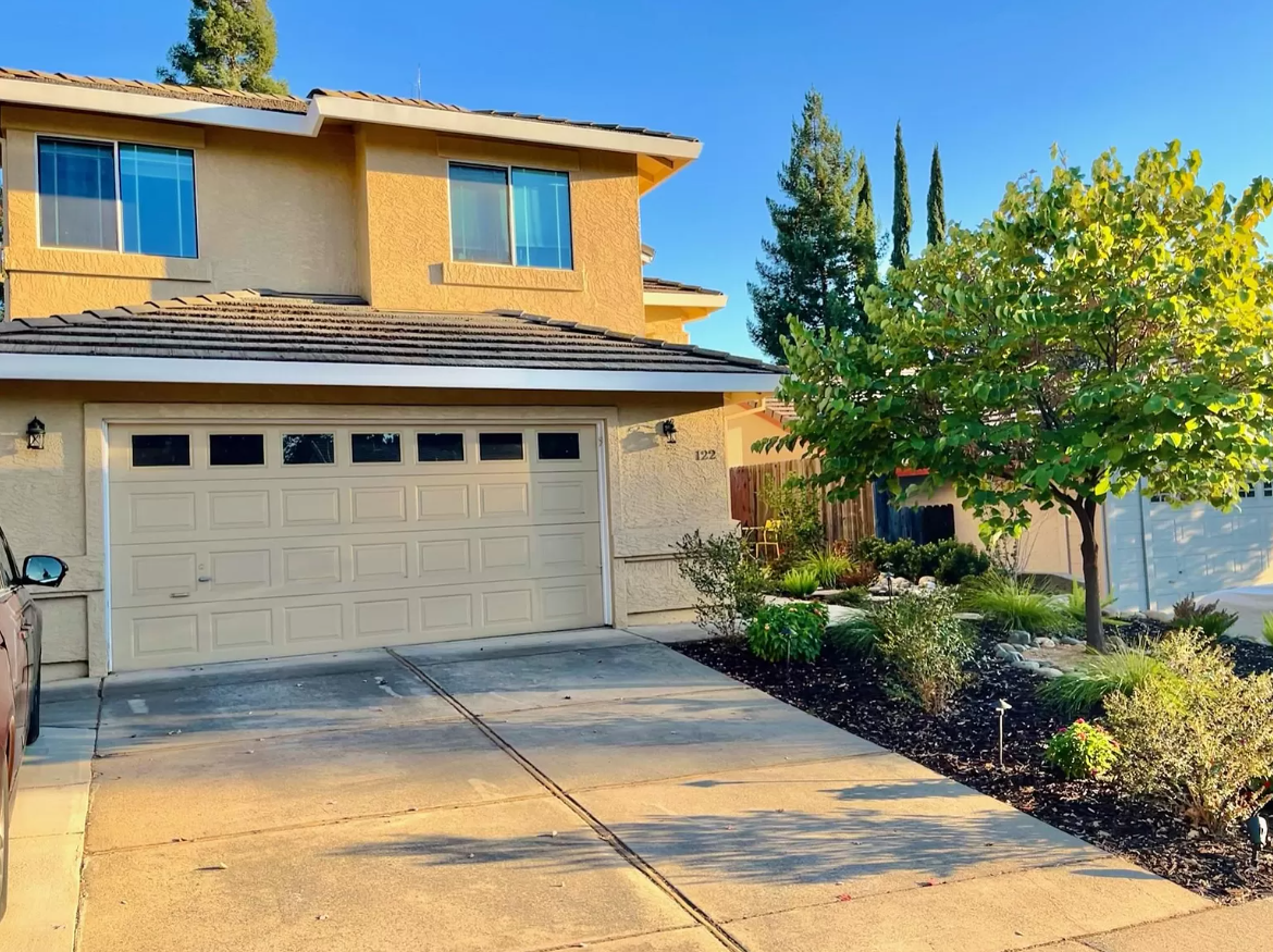 122 Oxburough Dr #1 - Photo 2 of 23