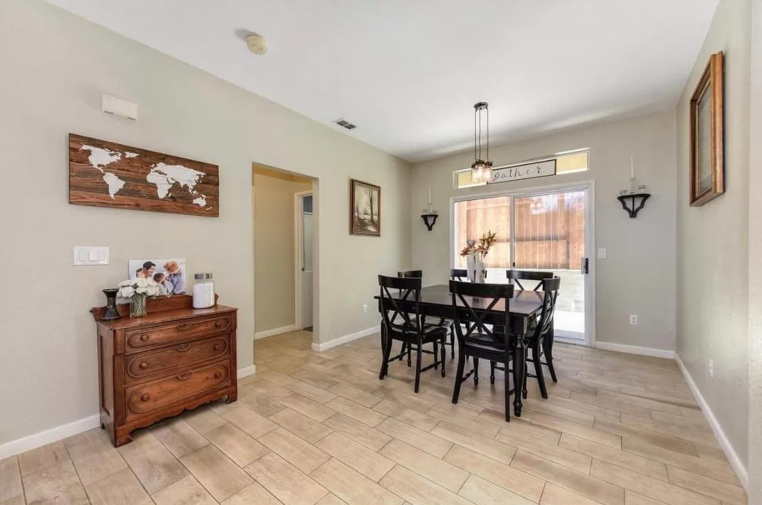 122 Oxburough Dr #1 - Photo 4 of 23