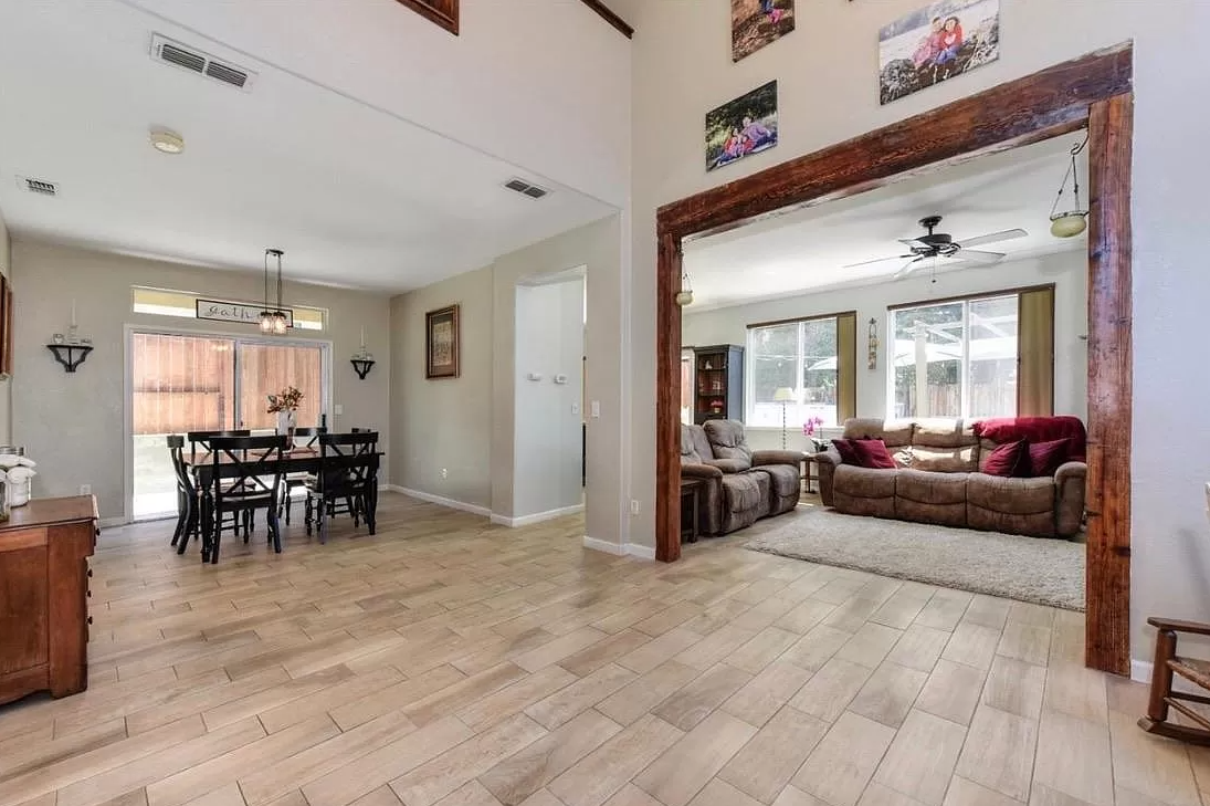 122 Oxburough Dr #1 - Photo 5 of 23