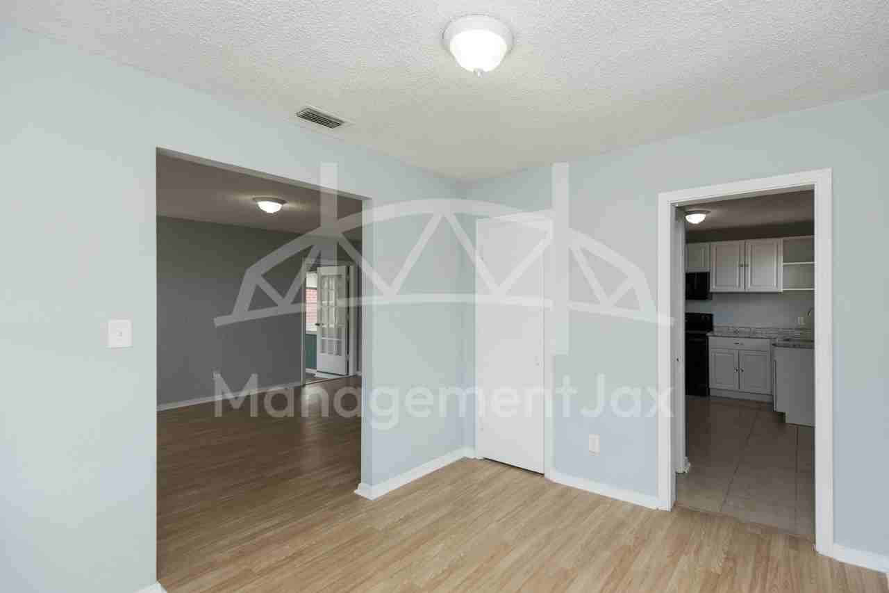 1478 W 11th St #1 - Photo 3 of 13