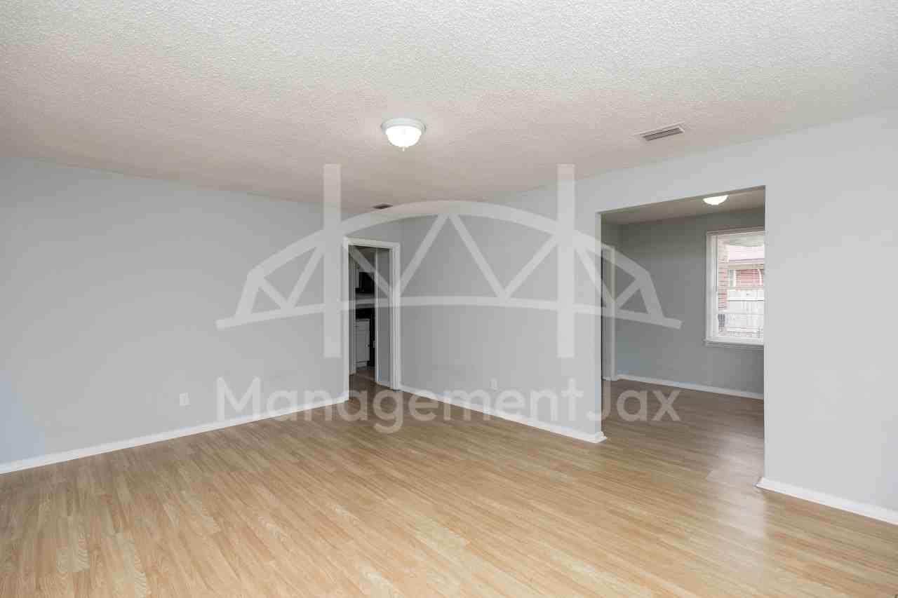 1478 W 11th St #1 - Photo 5 of 13