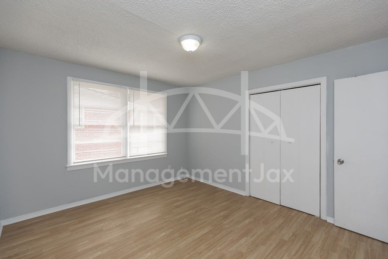 1478 W 11th St #1 - Photo 7 of 13