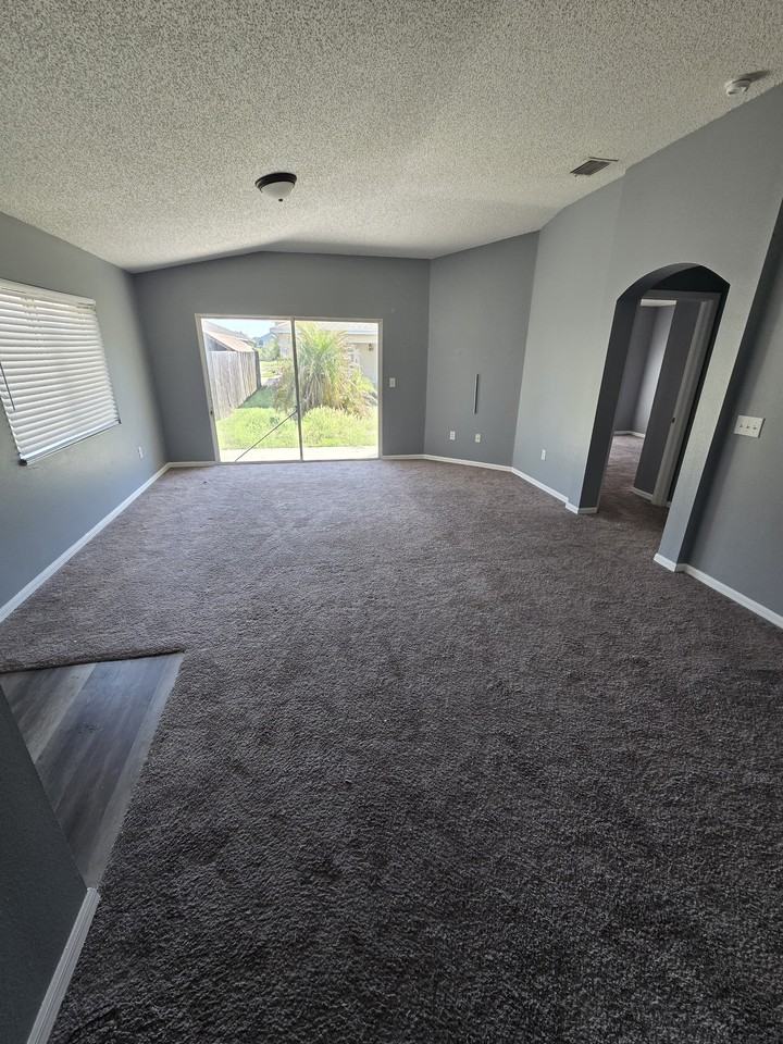 11752 Lynmoor Dr #1 - Photo 2 of 7