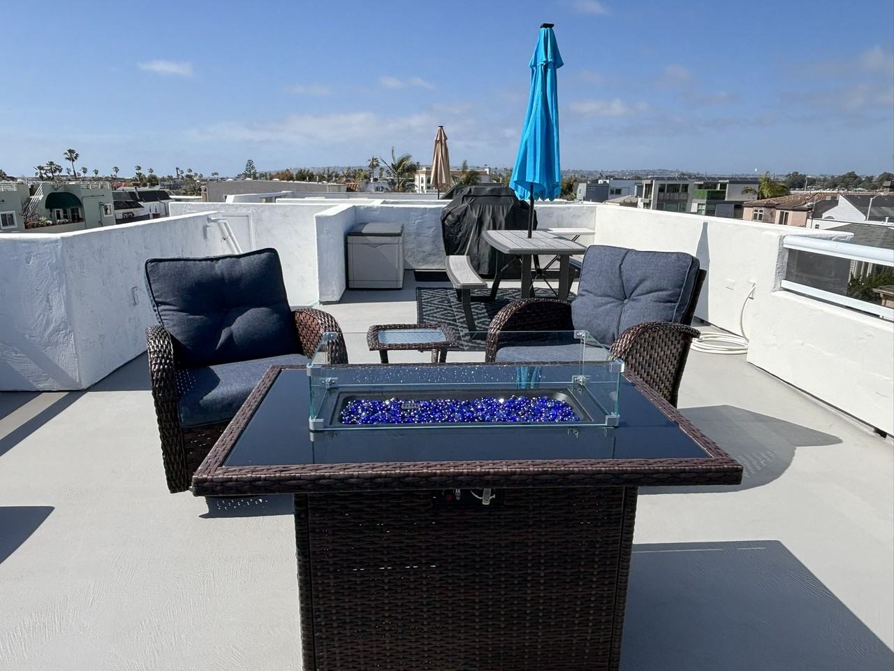 819 Avalon Ct #B - Photo 5 of 32