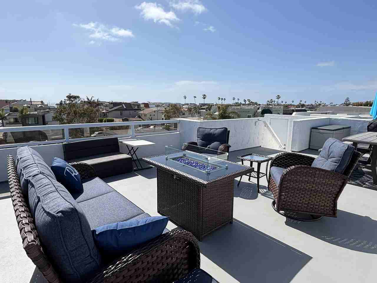 819 Avalon Ct #B - Photo 7 of 32