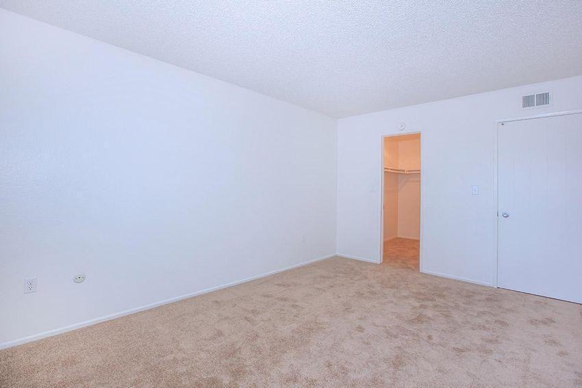 400 S Sunkist St - Photo 5 of 23