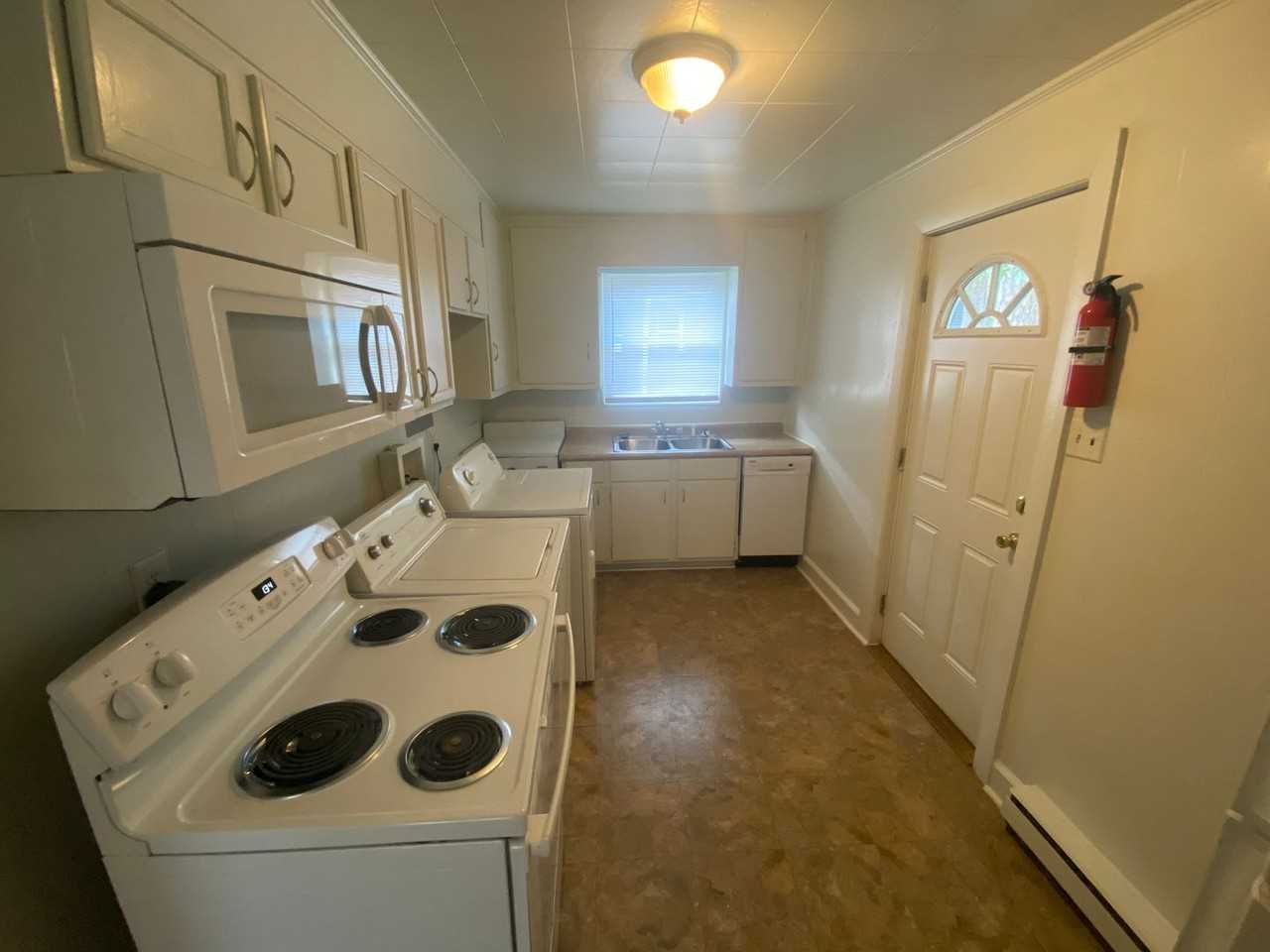 2103 Elmwood Ave - Photo 5 of 17