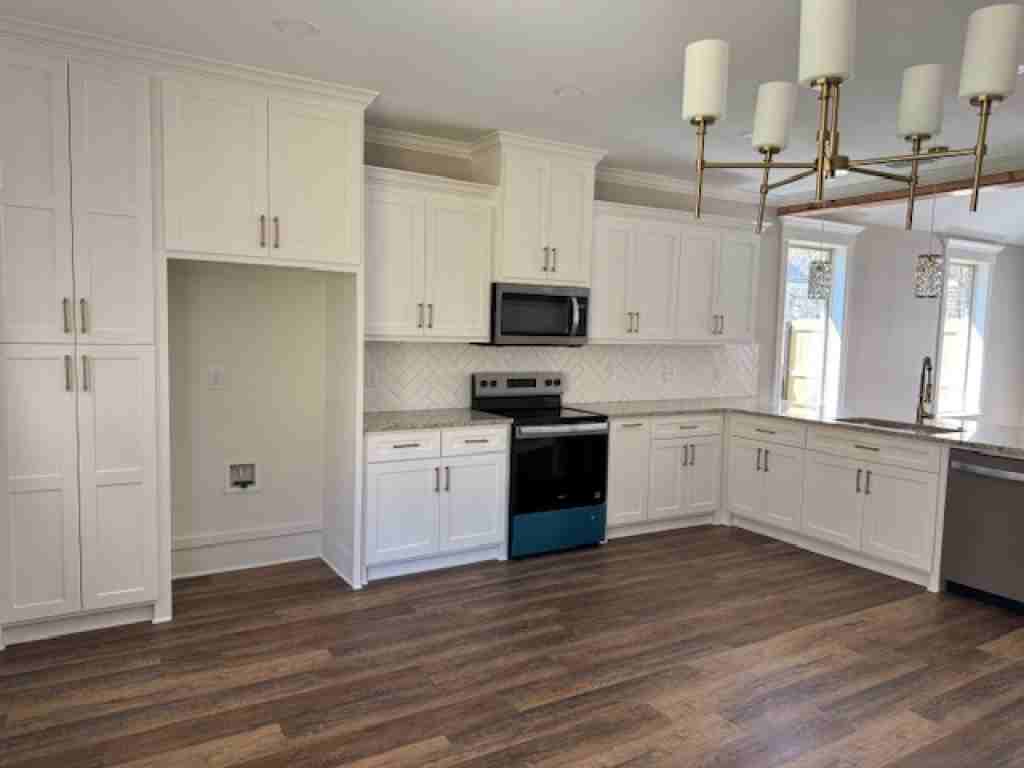 W 32nd St #1 - Photo 3 of 15