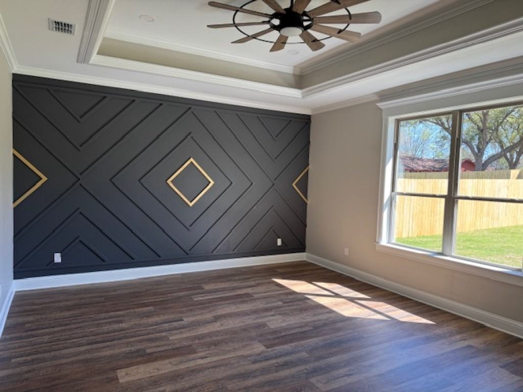 W 32nd St #1 - Photo 6 of 15