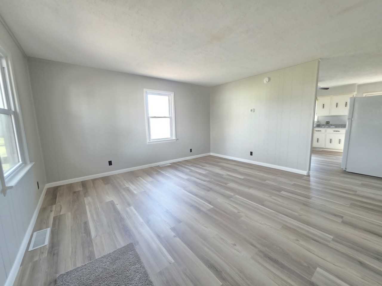 406 Grove Pl #1 - Photo 5 of 33