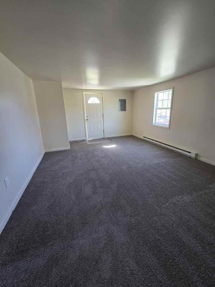 Greenwood Rd #B - Photo 4 of 18