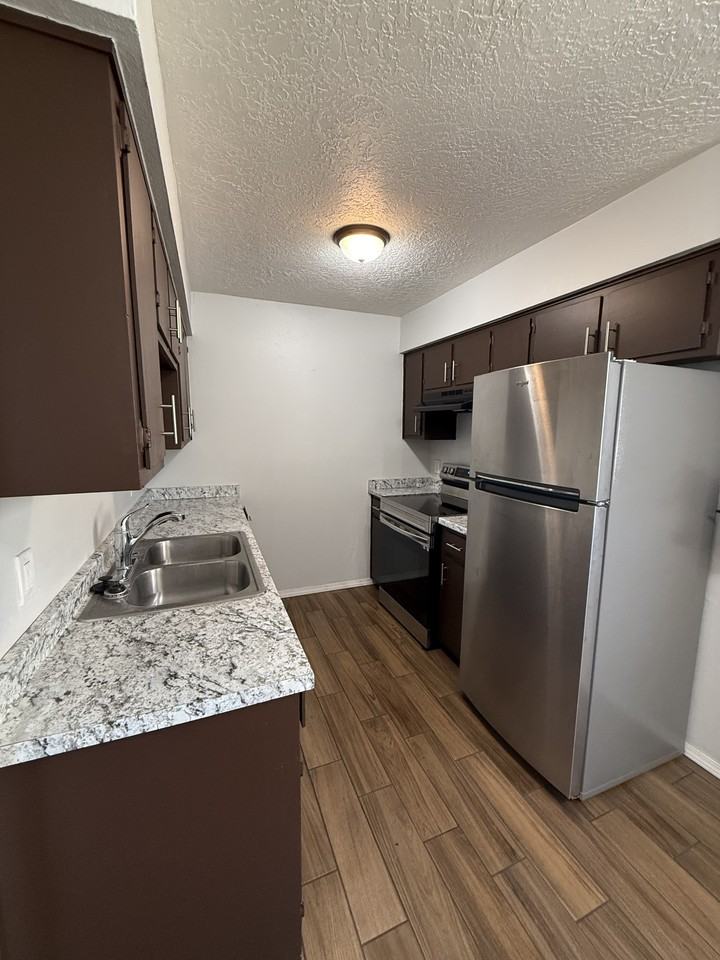 309 Whispering Sands Ct Se #4 - Photo 5 of 15