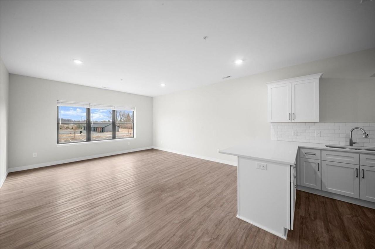 Post Dr Flats MU APTS - Photo 6 of 19