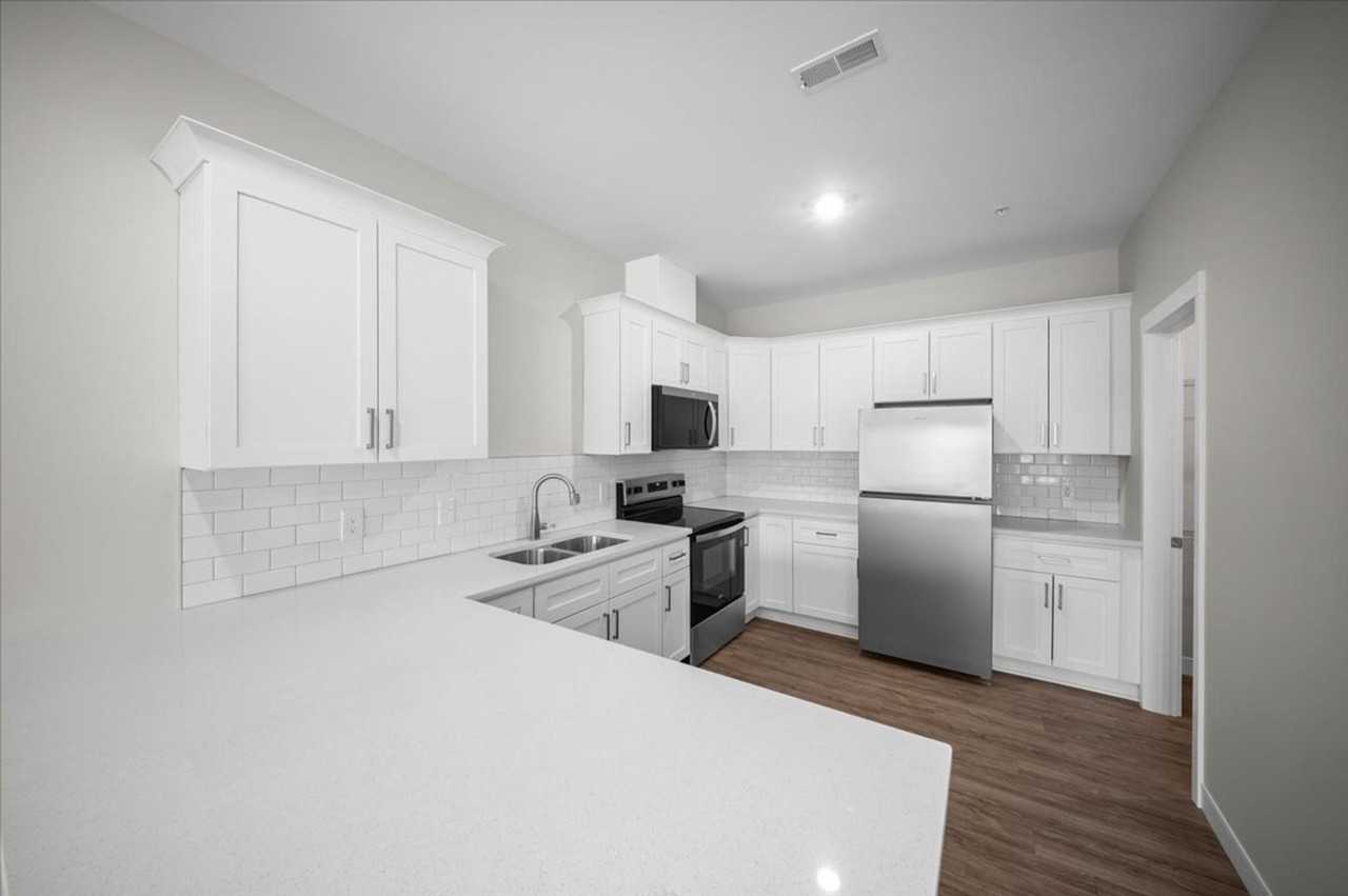 Post Dr Flats MU APTS - Photo 7 of 19