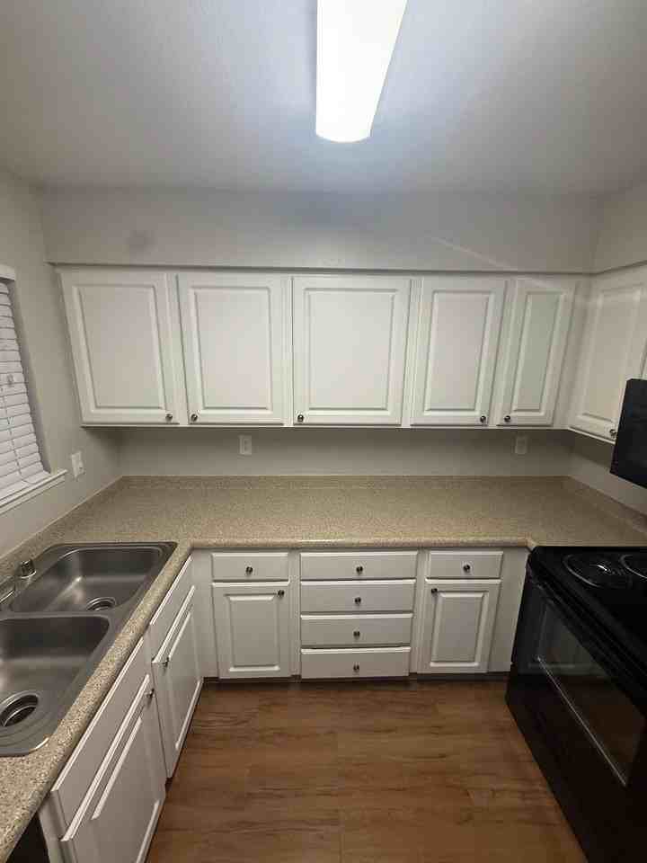 2800 Willow Ave - Photo 6 of 13
