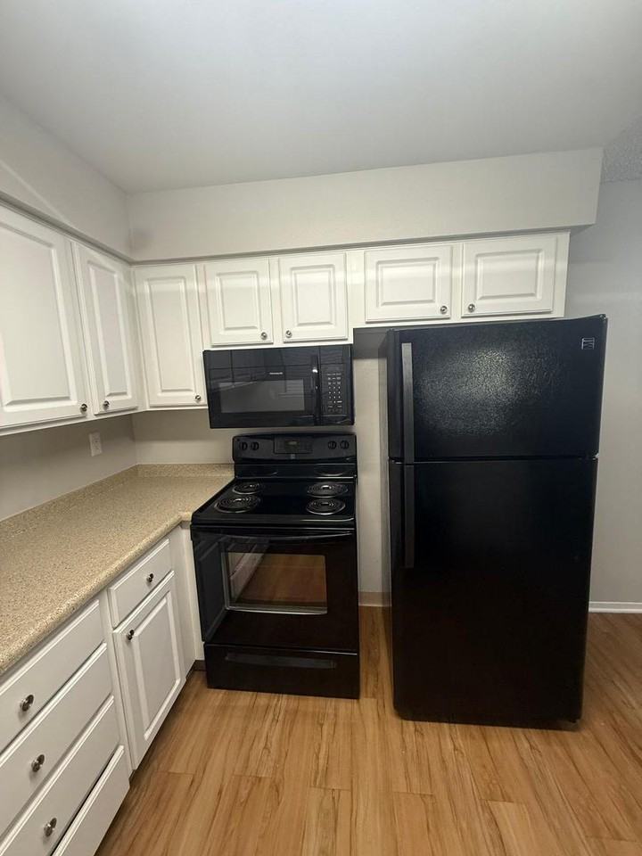 2800 Willow Ave - Photo 7 of 13