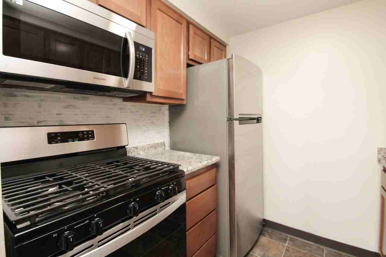 5388 5388 MAIN STREETAPT 11 #5388-11 - Photo 5 of 8