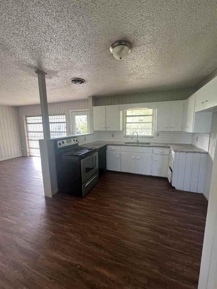 5632 Macarthur Dr #1 - Photo 2 of 16