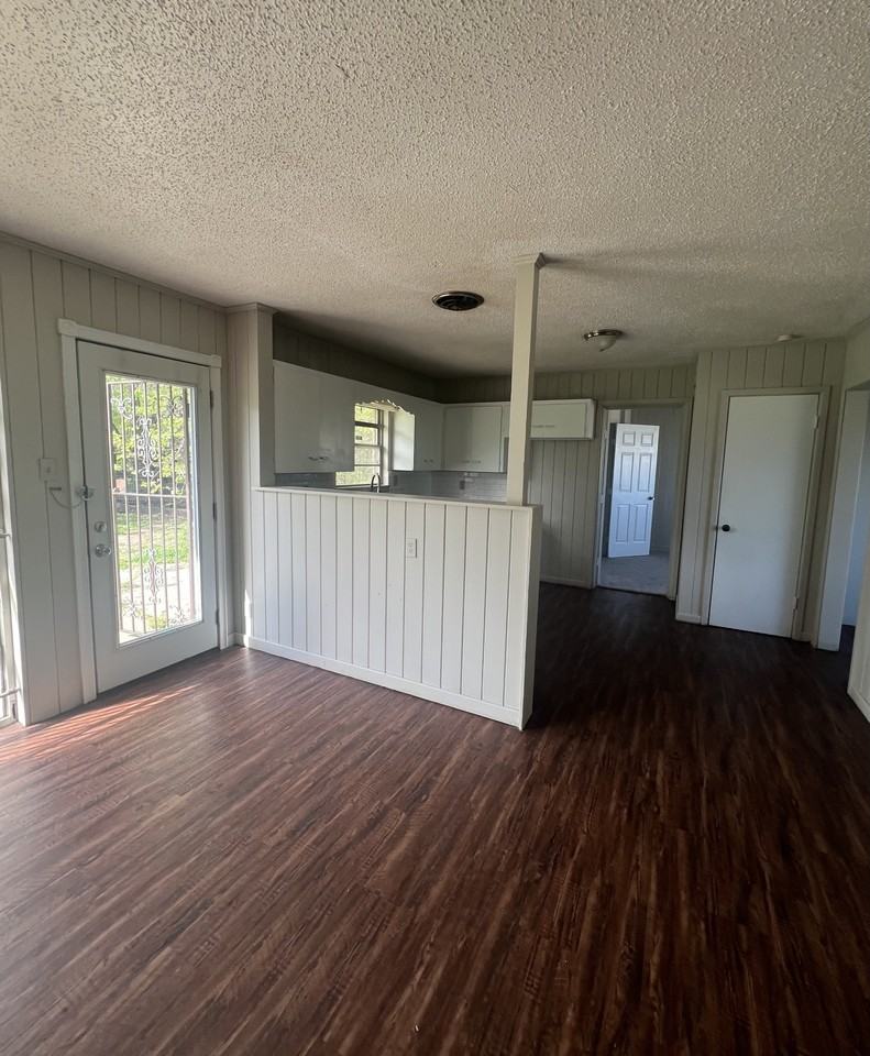 5632 Macarthur Dr #1 - Photo 3 of 16