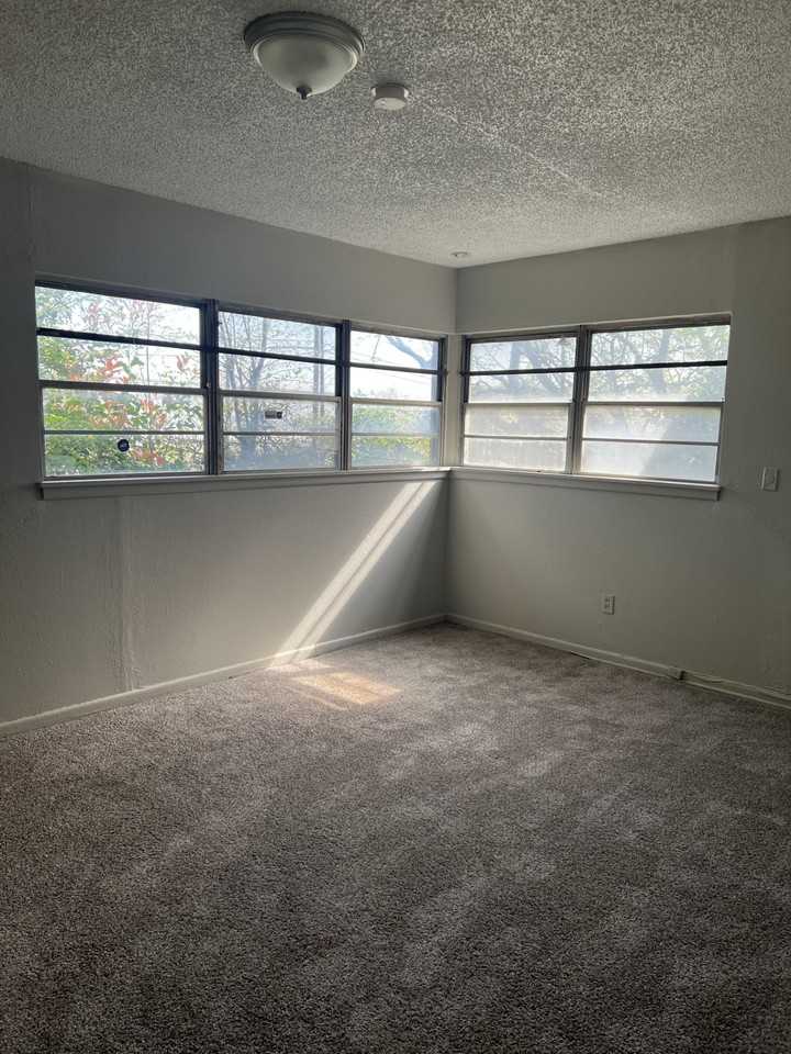 5632 Macarthur Dr #1 - Photo 7 of 16