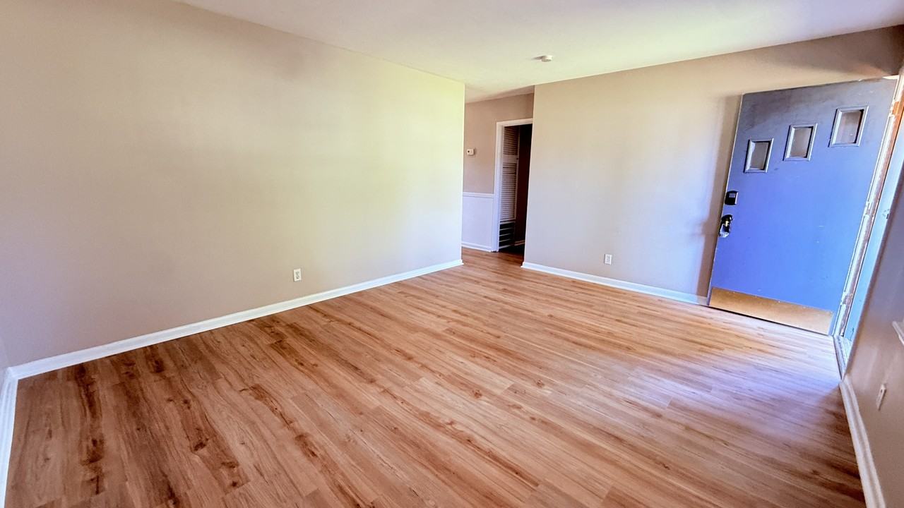 105 Superior Ave Se #1 - Photo 4 of 24