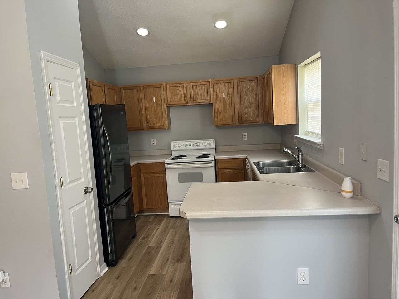 5513 Stewartby Dr #1 - Photo 4 of 24