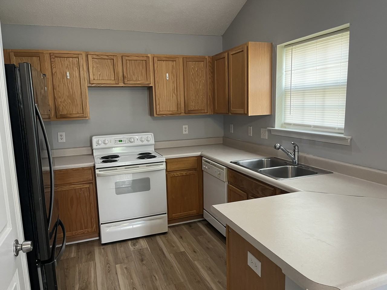 5513 Stewartby Dr #1 - Photo 6 of 24