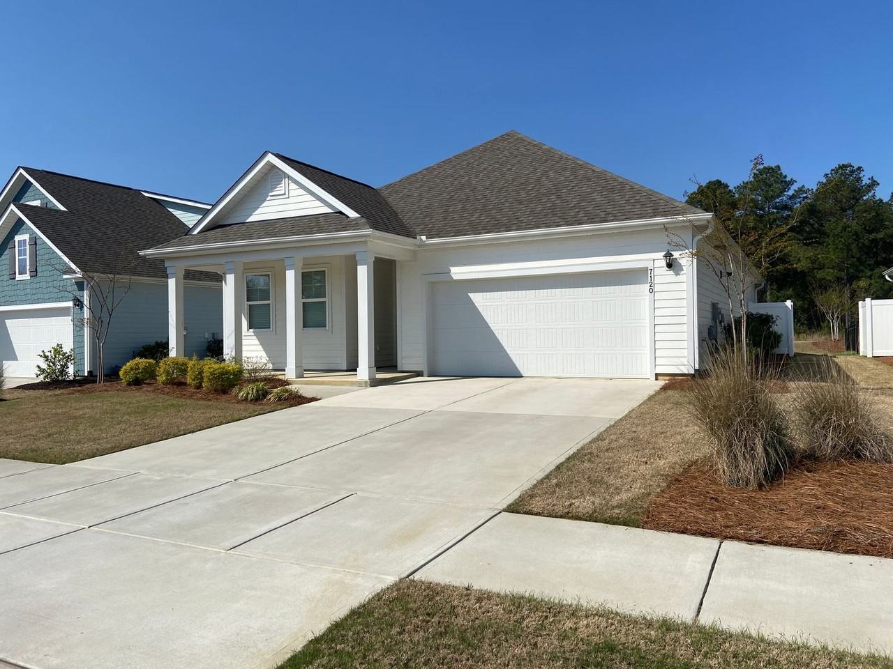 7120 Foxhollow Ln - Photo 2 of 40