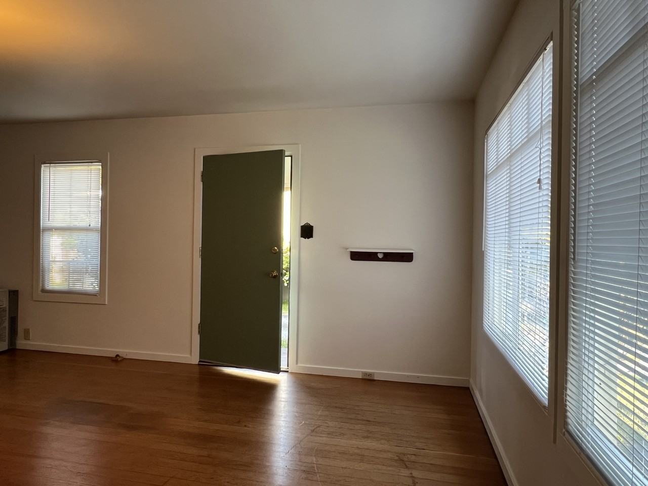 262 12th St #1 - Photo 3 of 22