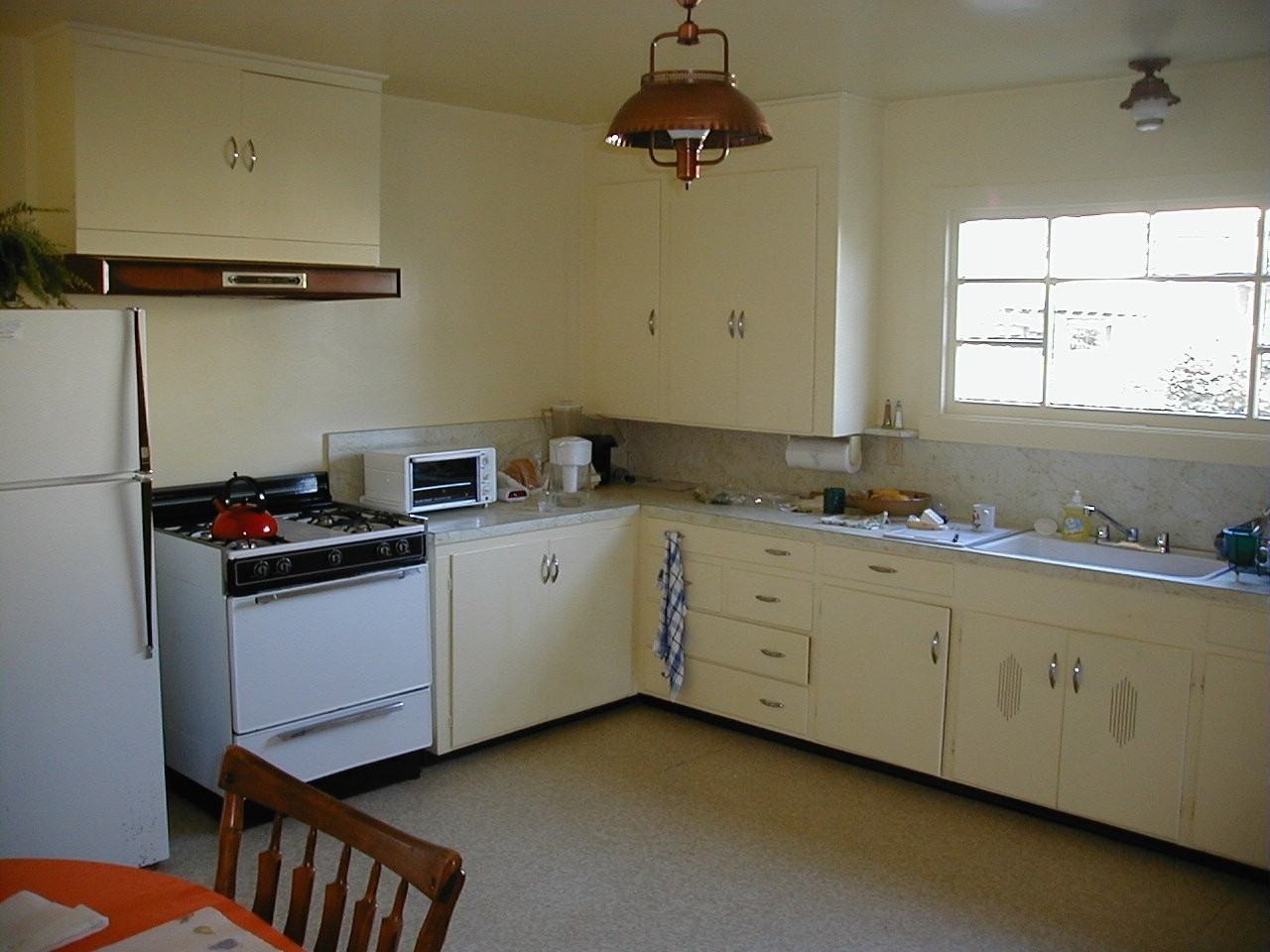 262 12th St #1 - Photo 7 of 22